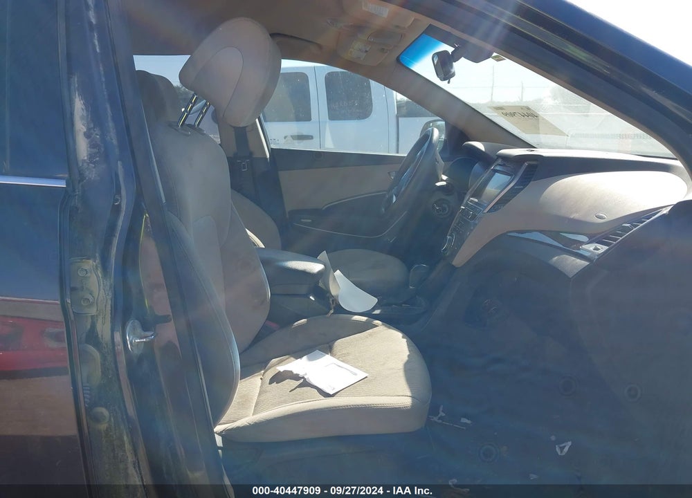 2017 HYUNDAI SANTA FE SE VIN: KM8SMDHF4HU225115