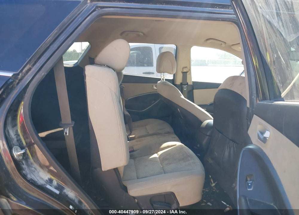 2017 HYUNDAI SANTA FE SE VIN: KM8SMDHF4HU225115