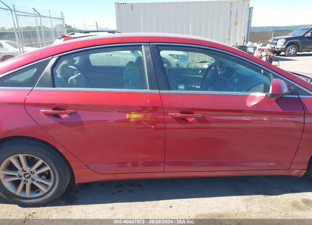 2015 HYUNDAI SONATA SE VIN: 5NPE24AF0FH176553