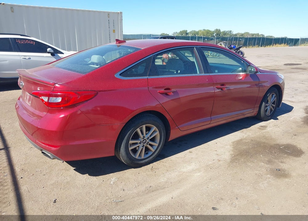 2015 HYUNDAI SONATA SE VIN: 5NPE24AF0FH176553
