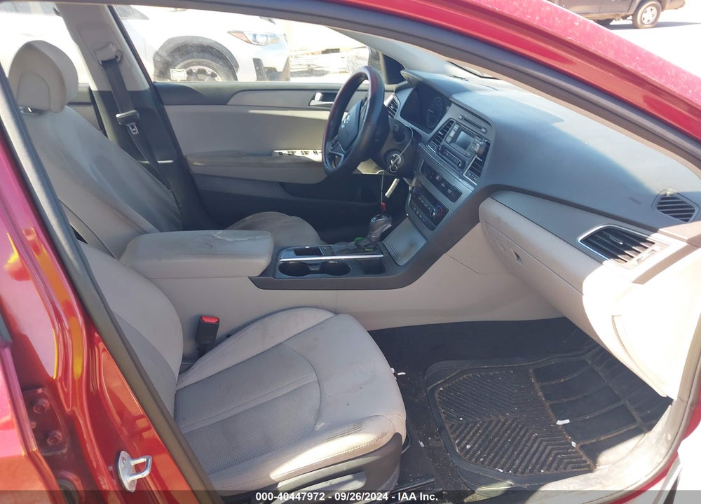 2015 HYUNDAI SONATA SE VIN: 5NPE24AF0FH176553
