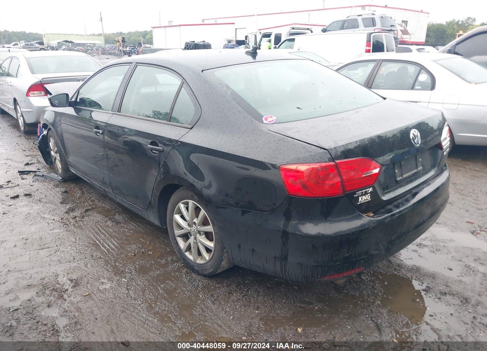 2011 VOLKSWAGEN JETTA 2.5L SE VIN: 3VWBZ7AJ3BM329075