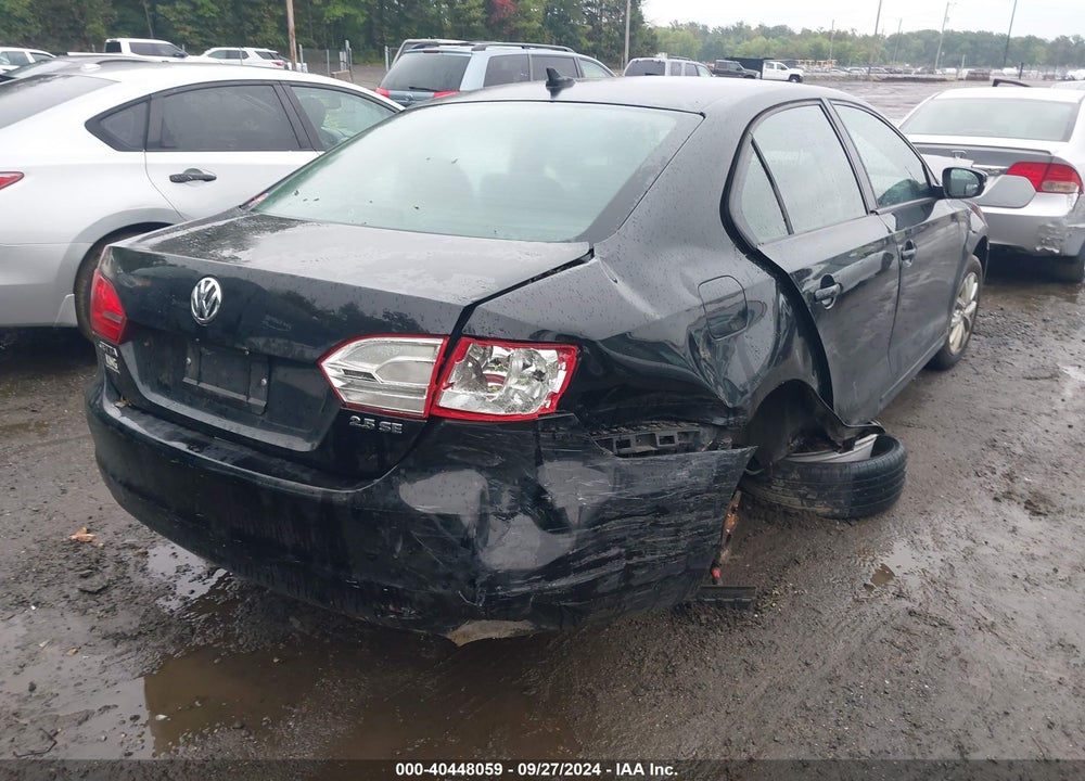 2011 VOLKSWAGEN JETTA 2.5L SE VIN: 3VWBZ7AJ3BM329075