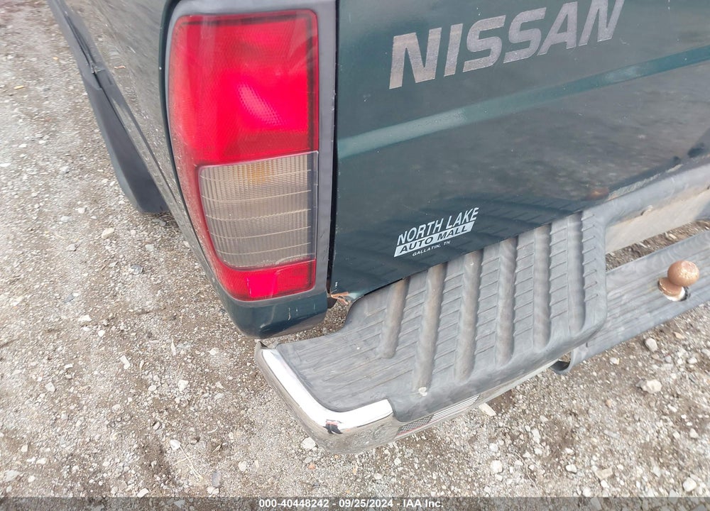 2000 NISSAN FRONTIER XE VIN: 1N6DD26S0YC357602