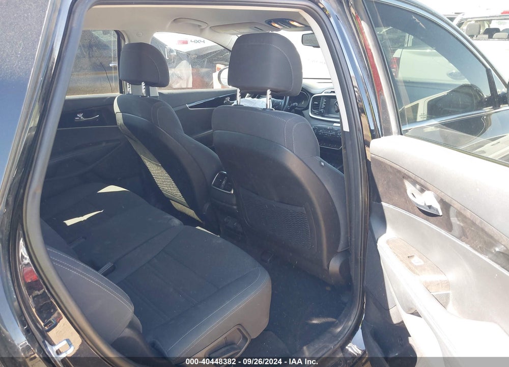 2017 KIA SORENTO 3.3L LX VIN: 5XYPG4A57HG291341