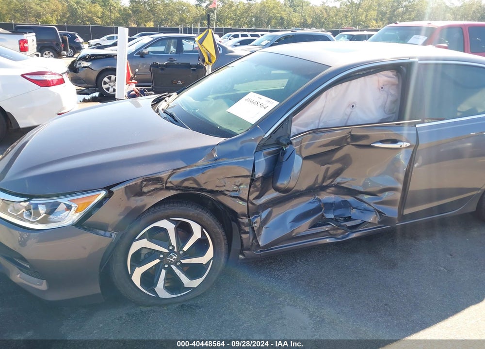 2017 HONDA ACCORD VIN: 1HGCR2F85HA032154