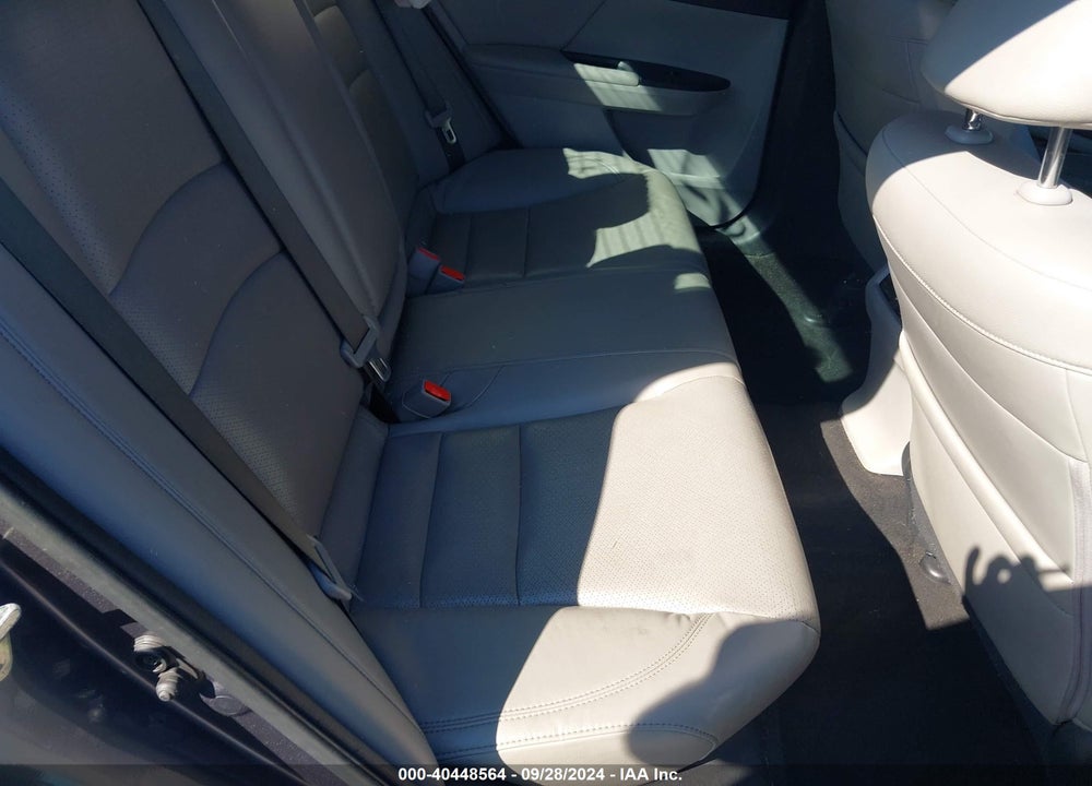 2017 HONDA ACCORD VIN: 1HGCR2F85HA032154