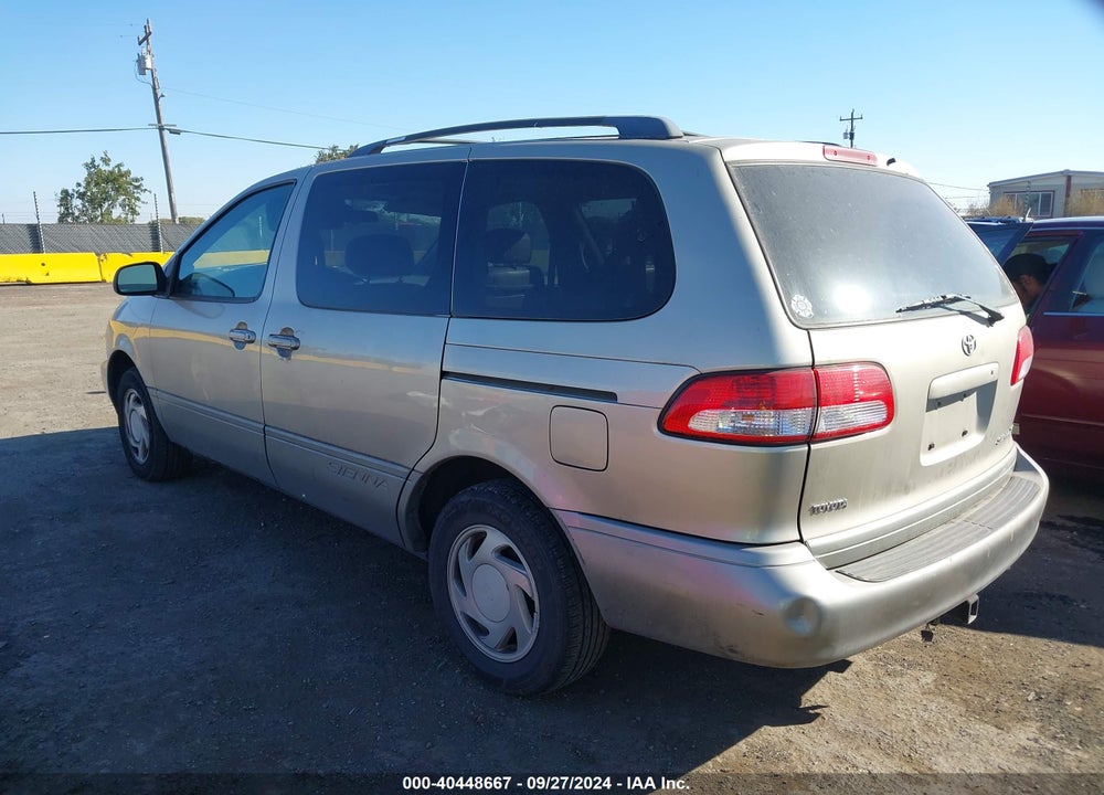2001 TOYOTA SIENNA XLE VIN: 4T3ZF13C71U340440