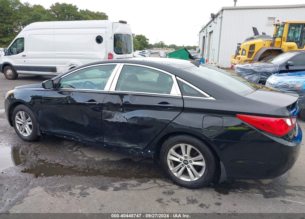 2013 HYUNDAI SONATA GLS VIN: 5NPEB4AC8DH592837