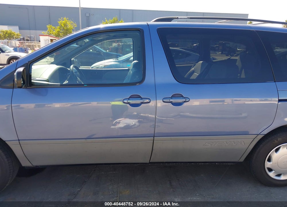 1998 TOYOTA SIENNA LE VIN: 4T3ZF13C1WU079006