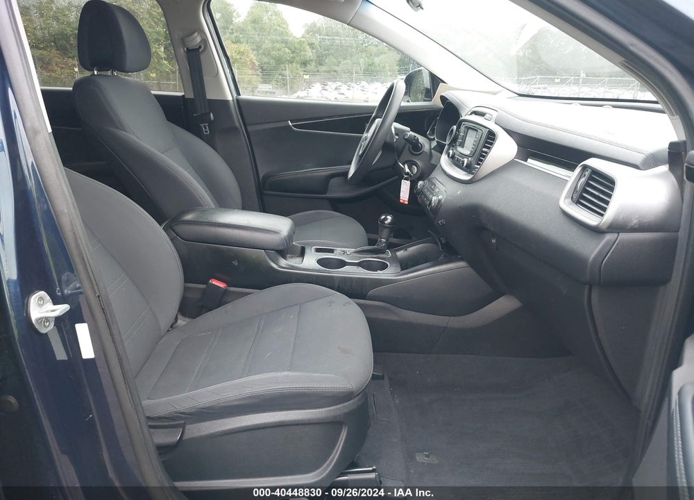 2016 KIA SORENTO 3.3L LX VIN: 5XYPGDA5XGG150729