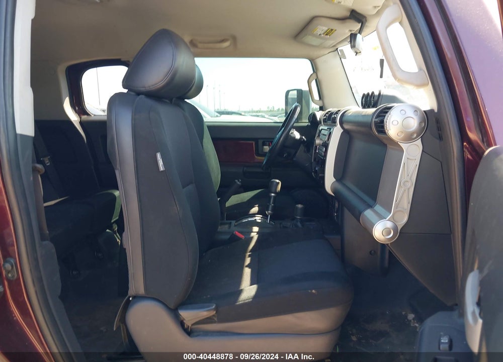 2007 TOYOTA FJ CRUISER VIN: JTEBU11F570017565