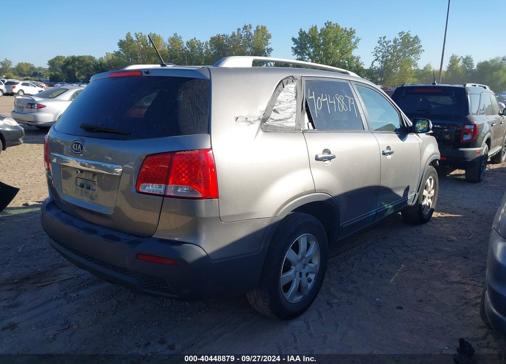 2011 KIA SORENTO LX V6 VIN: 5XYKTDA26BG142941