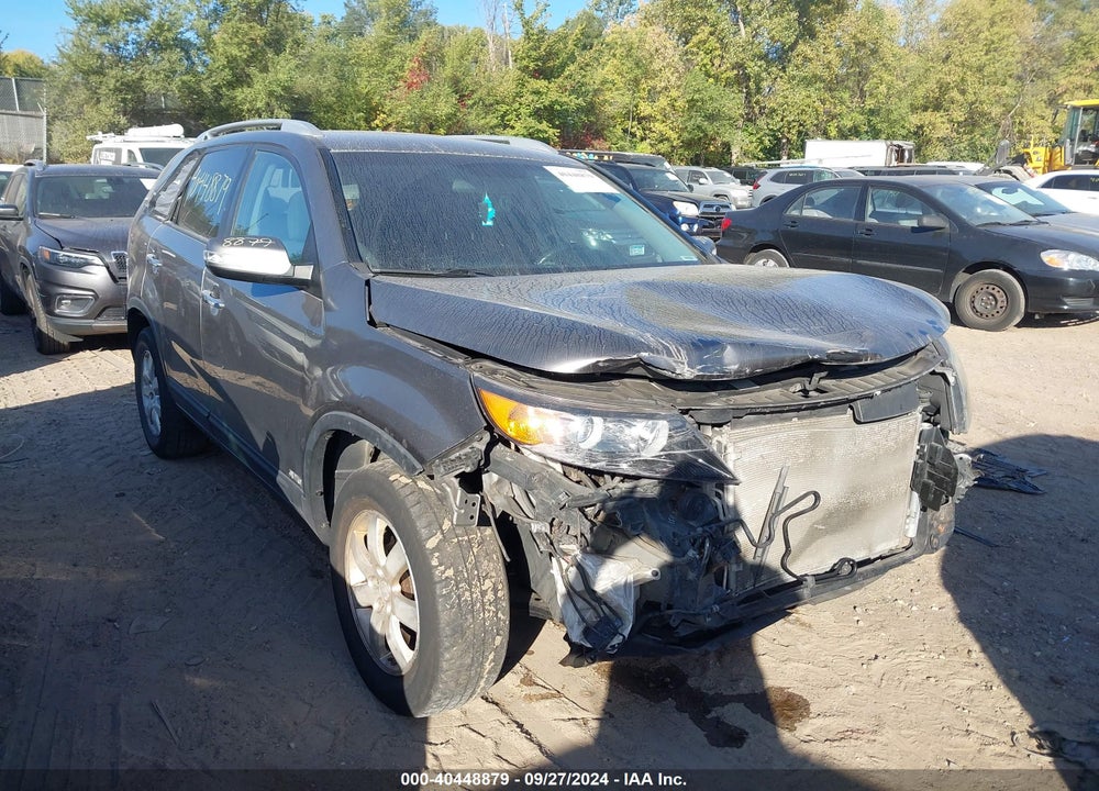 2011 KIA SORENTO LX V6 VIN: 5XYKTDA26BG142941