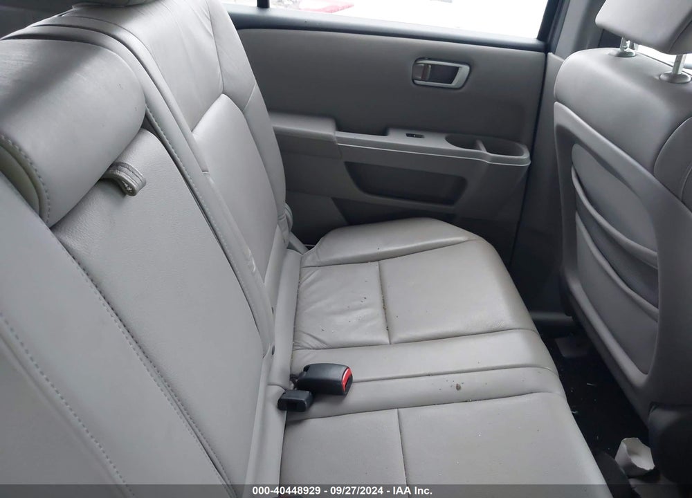 2011 HONDA PILOT EX-L VIN: 5FNYF4H64BB004008