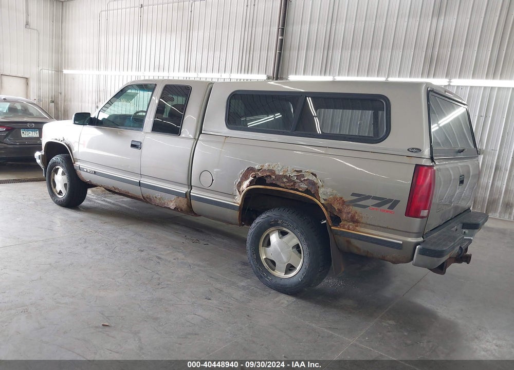 1999 CHEVROLET K1500 LS VIN: 1GCEK19R4XR111180