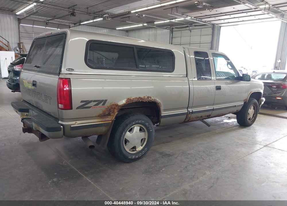 1999 CHEVROLET K1500 LS VIN: 1GCEK19R4XR111180