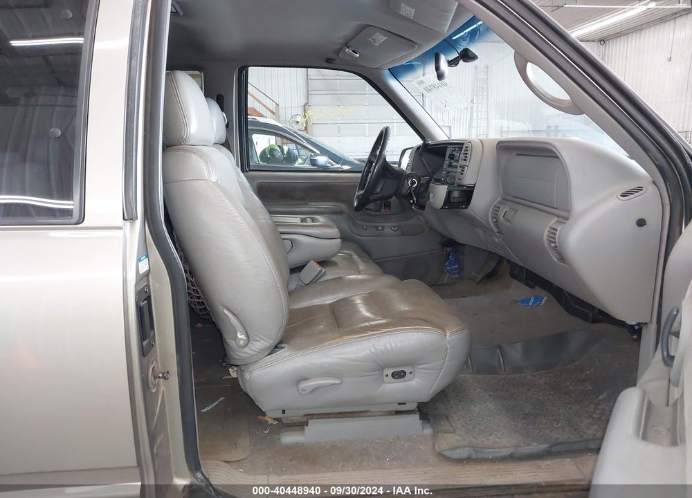 1999 CHEVROLET K1500 LS VIN: 1GCEK19R4XR111180