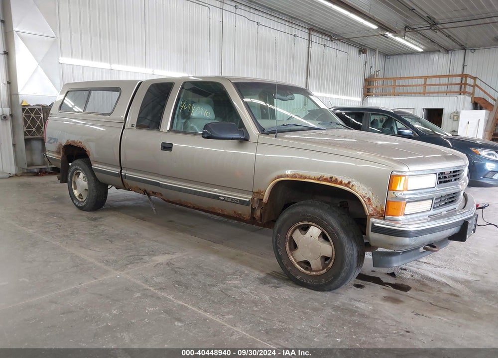 1999 CHEVROLET K1500 LS VIN: 1GCEK19R4XR111180