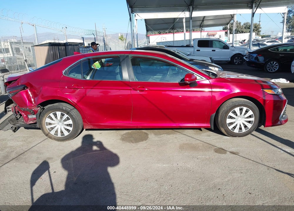 2021 TOYOTA CAMRY LE HYBRID VIN: 4T1C31AK0MU568981