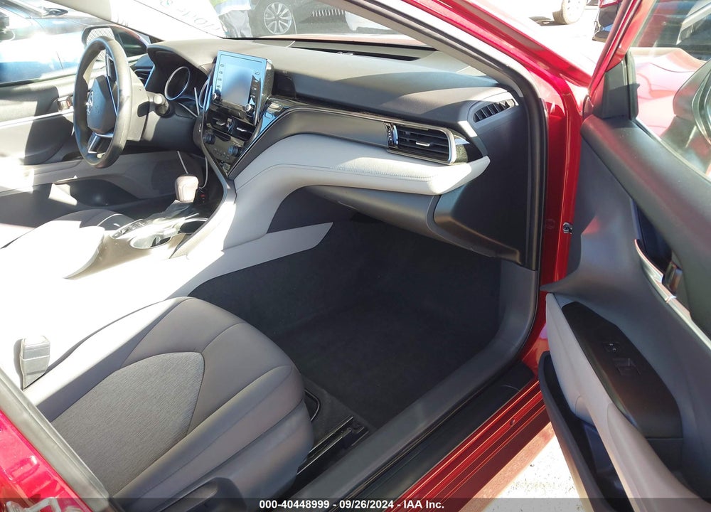 2021 TOYOTA CAMRY LE HYBRID VIN: 4T1C31AK0MU568981