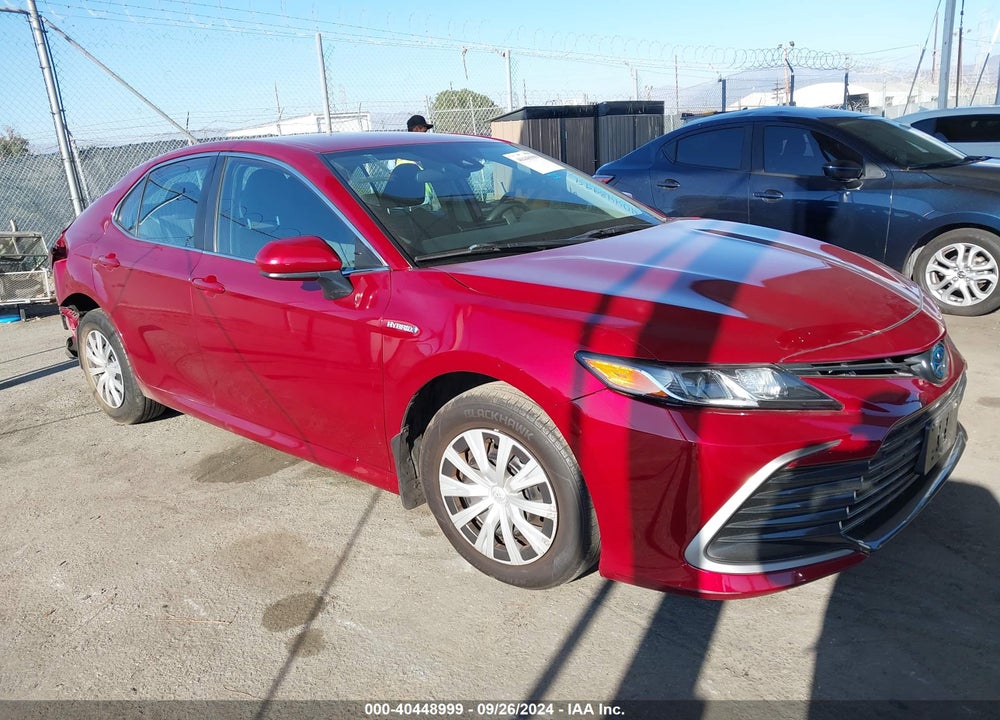 2021 TOYOTA CAMRY LE HYBRID VIN: 4T1C31AK0MU568981