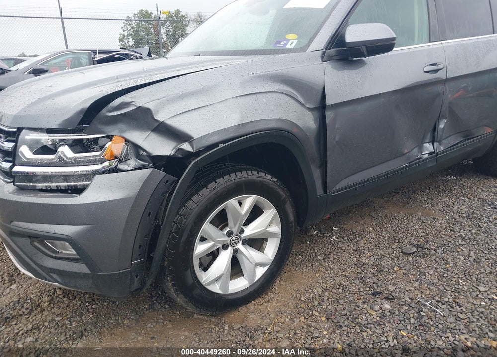 2018 VOLKSWAGEN ATLAS VIN: 1V2LR2CA0JC510625