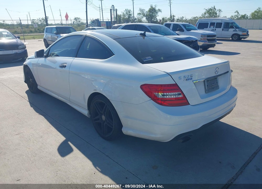 2014 MERCEDES-BENZ C 250 VIN: WDDGJ4HB3EG285810