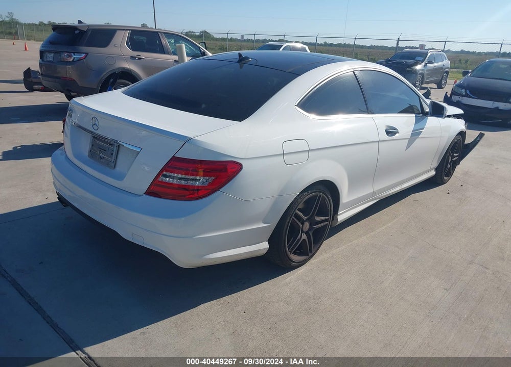 2014 MERCEDES-BENZ C 250 VIN: WDDGJ4HB3EG285810