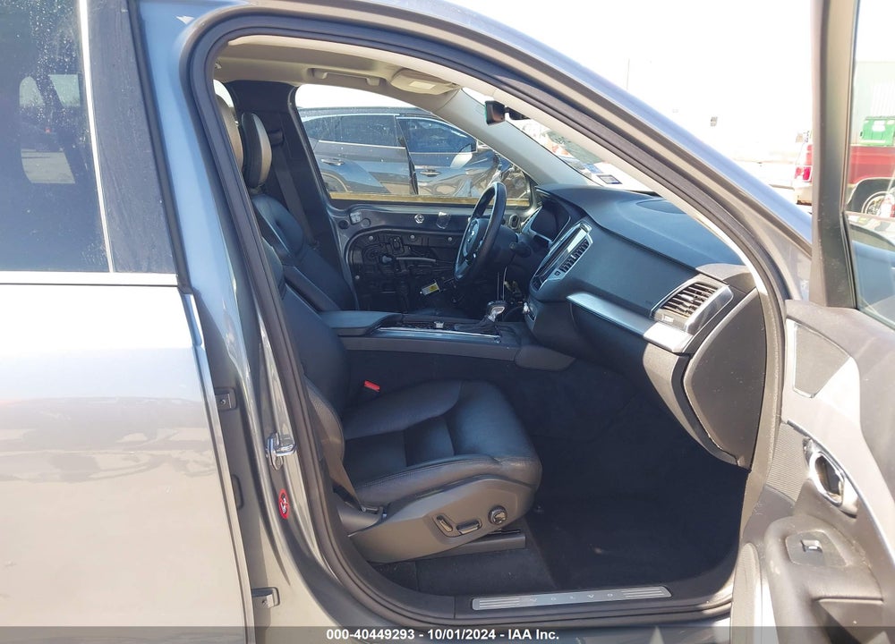 2016 VOLVO XC90 T5 MOMENTUM VIN: YV4102XK2G1059303
