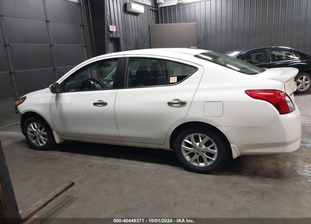 2017 NISSAN VERSA 1.6 SV VIN: 3N1CN7AP1HL888407