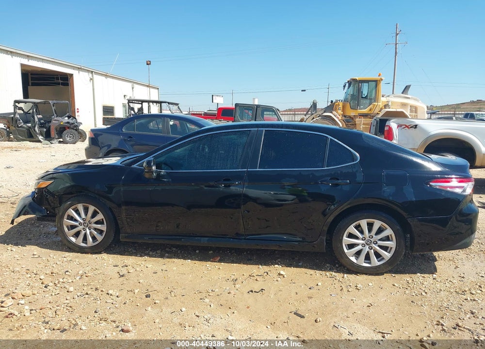 2018 TOYOTA CAMRY LE VIN: 4T1B11HK9JU601348