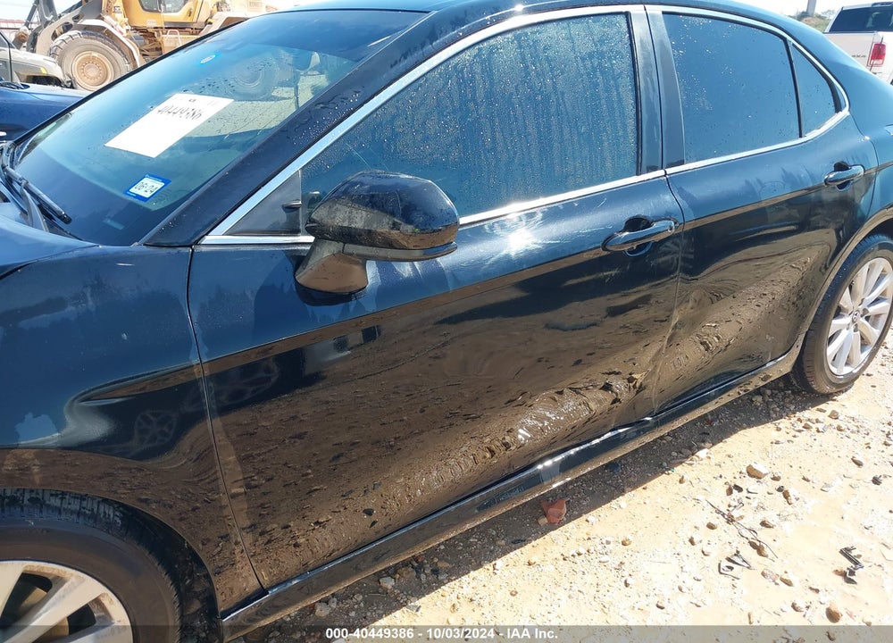 2018 TOYOTA CAMRY LE VIN: 4T1B11HK9JU601348