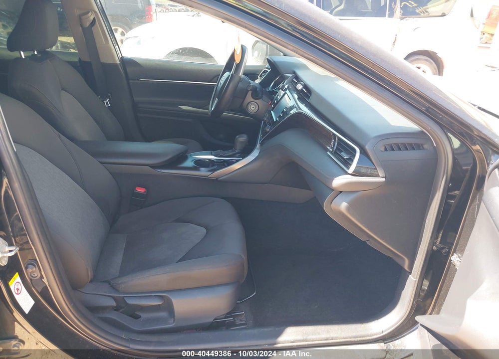 2018 TOYOTA CAMRY LE VIN: 4T1B11HK9JU601348