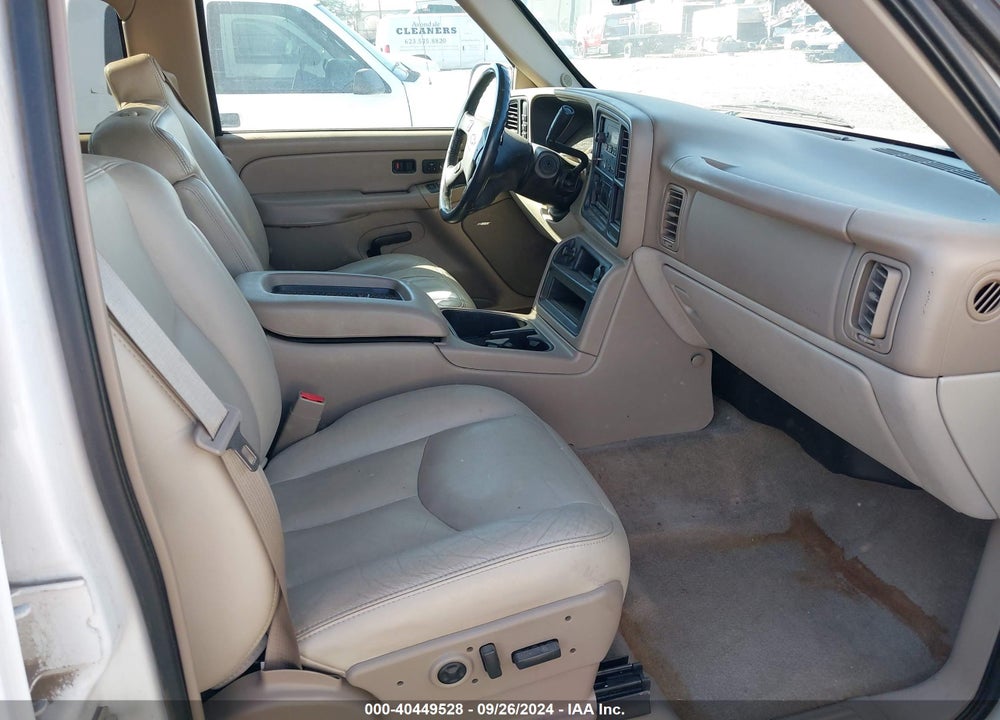 2004 CHEVROLET SUBURBAN 1500 LT VIN: 3GNFK16Z44G203398