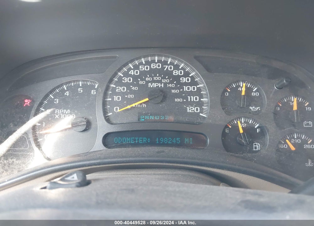 2004 CHEVROLET SUBURBAN 1500 LT VIN: 3GNFK16Z44G203398