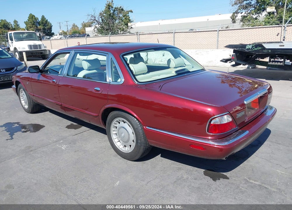 1999 JAGUAR XJ8 VANDEN PLAS VIN: SAJKD6043XC869771