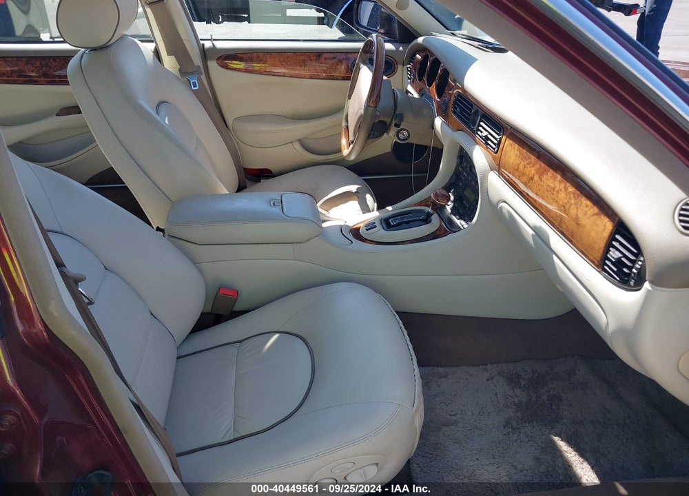 1999 JAGUAR XJ8 VANDEN PLAS VIN: SAJKD6043XC869771