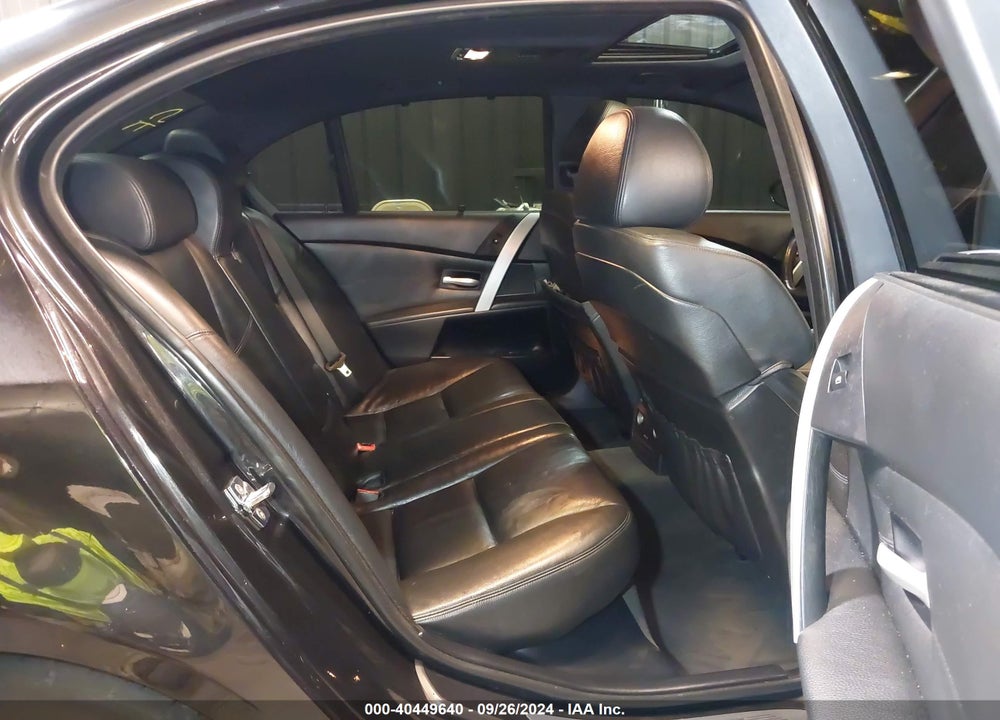 2007 BMW M5 VIN: WBSNB93557CX07057