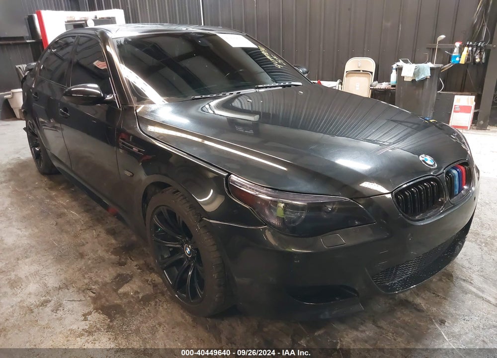 2007 BMW M5 VIN: WBSNB93557CX07057