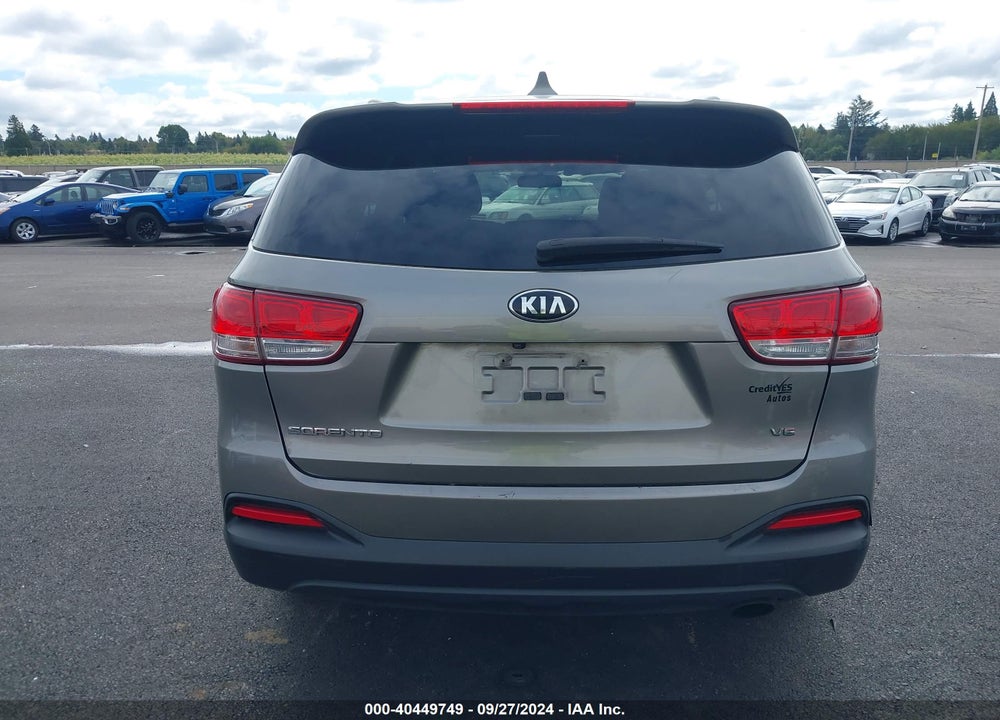 2016 KIA SORENTO 3.3L LX VIN: 5XYPGDA50GG025481