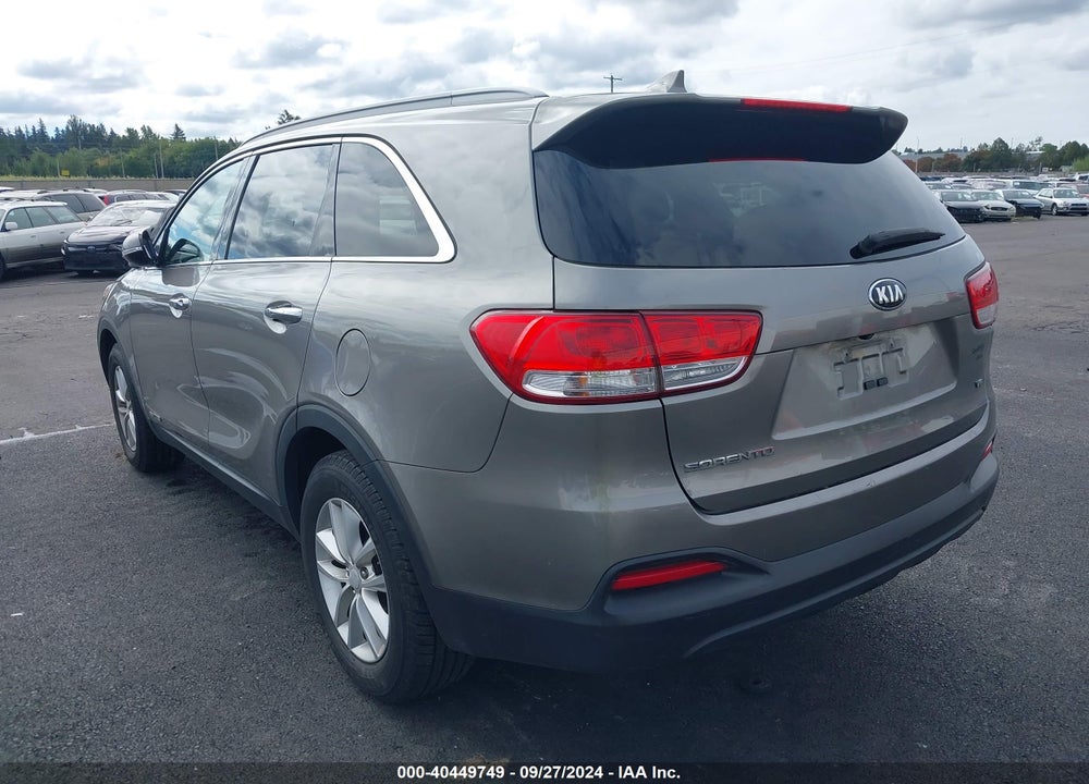2016 KIA SORENTO 3.3L LX VIN: 5XYPGDA50GG025481
