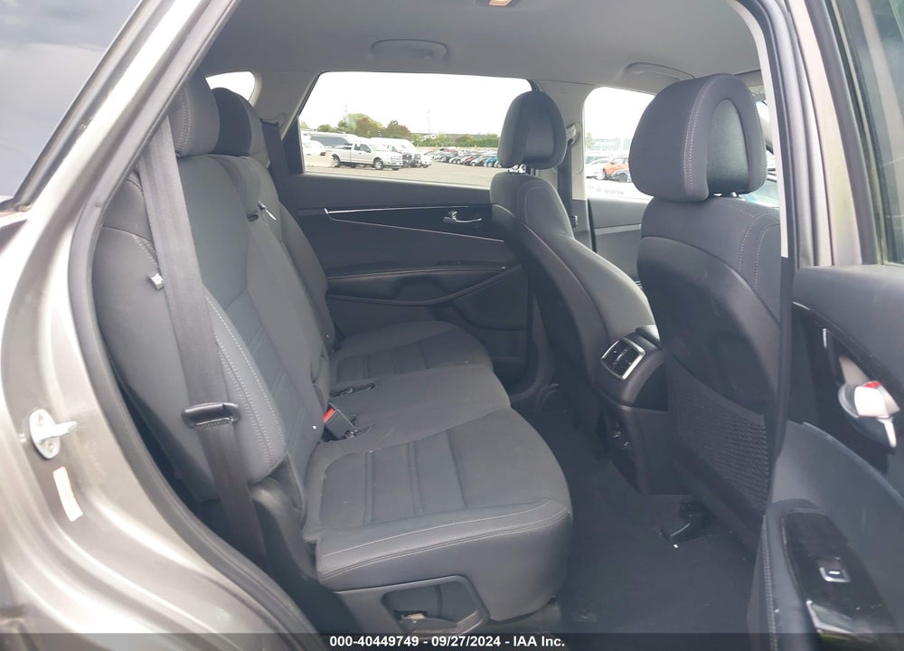 2016 KIA SORENTO 3.3L LX VIN: 5XYPGDA50GG025481