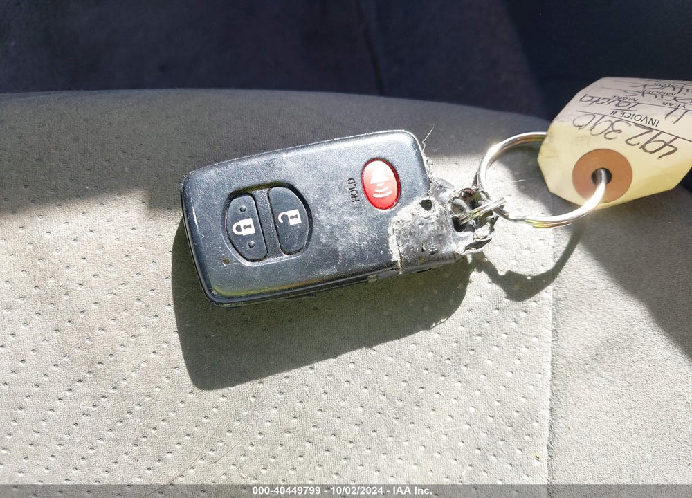 2011 TOYOTA PRIUS TWO VIN: JTDKN3DU8B0259590