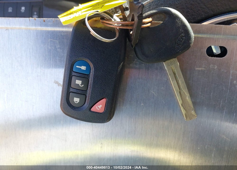 2013 KIA SORENTO LX V6 VIN: 5XYKT4A27DG360180