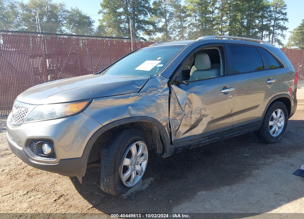 2013 KIA SORENTO LX V6 VIN: 5XYKT4A27DG360180