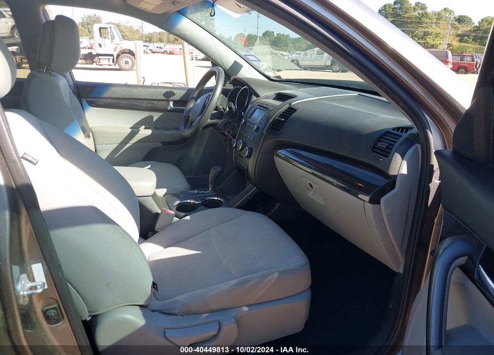 2013 KIA SORENTO LX V6 VIN: 5XYKT4A27DG360180