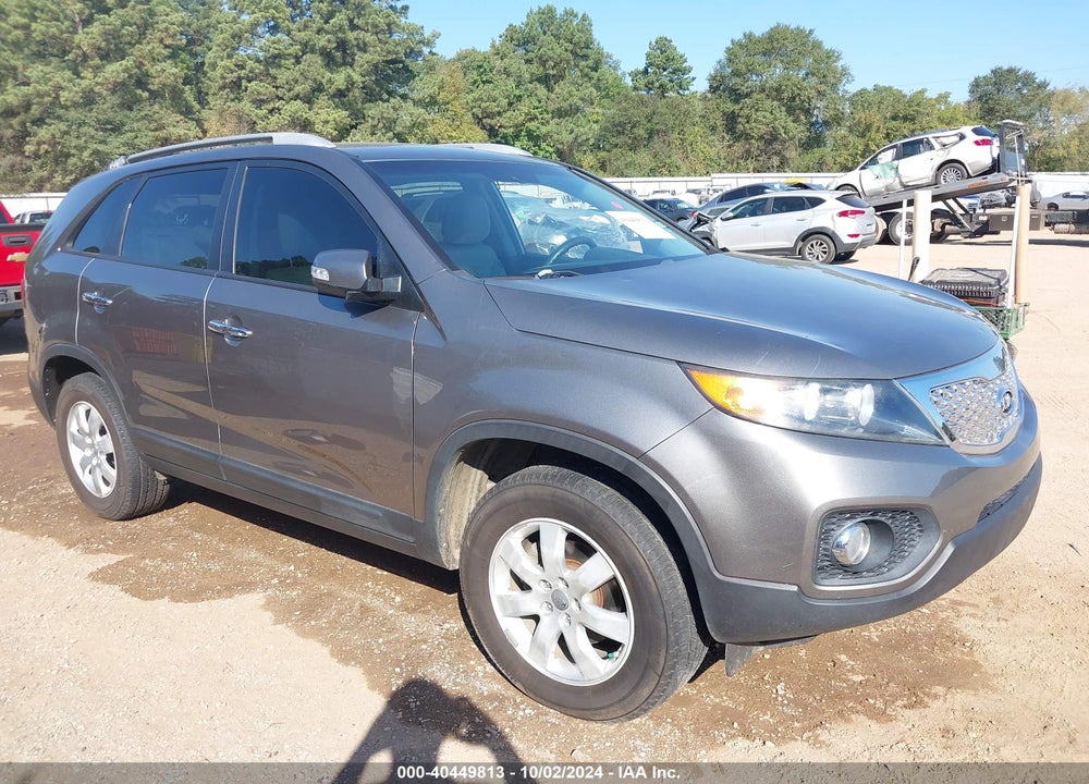 2013 KIA SORENTO LX V6 VIN: 5XYKT4A27DG360180