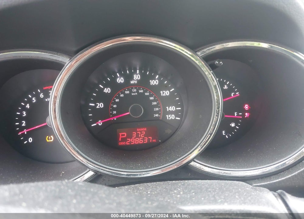 2011 KIA SORENTO LX VIN: 5XYKT3A12BG138290