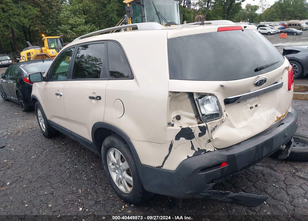 2011 KIA SORENTO LX VIN: 5XYKT3A12BG138290